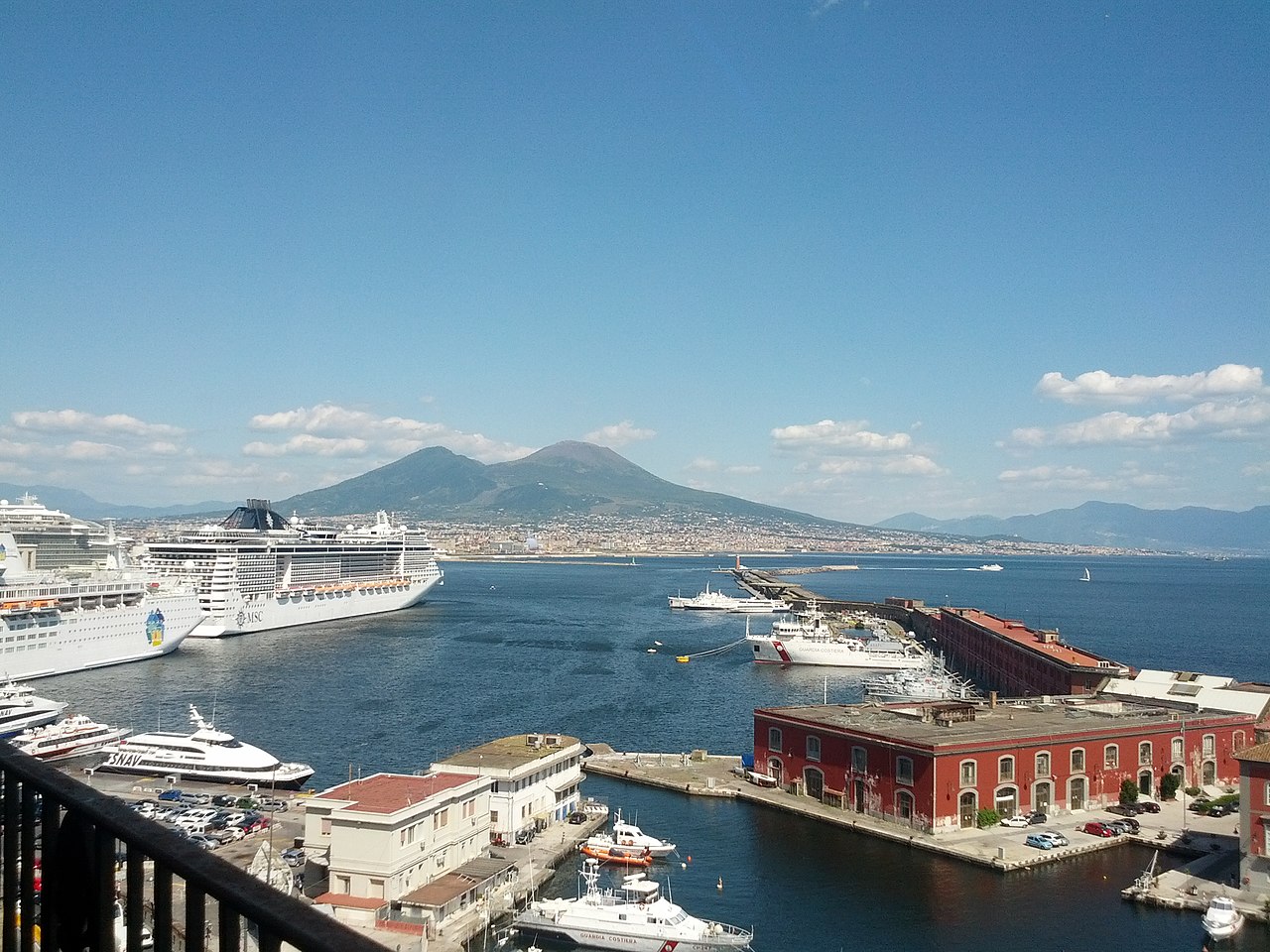 Vista napoli. Silvia Napoli Википедия.