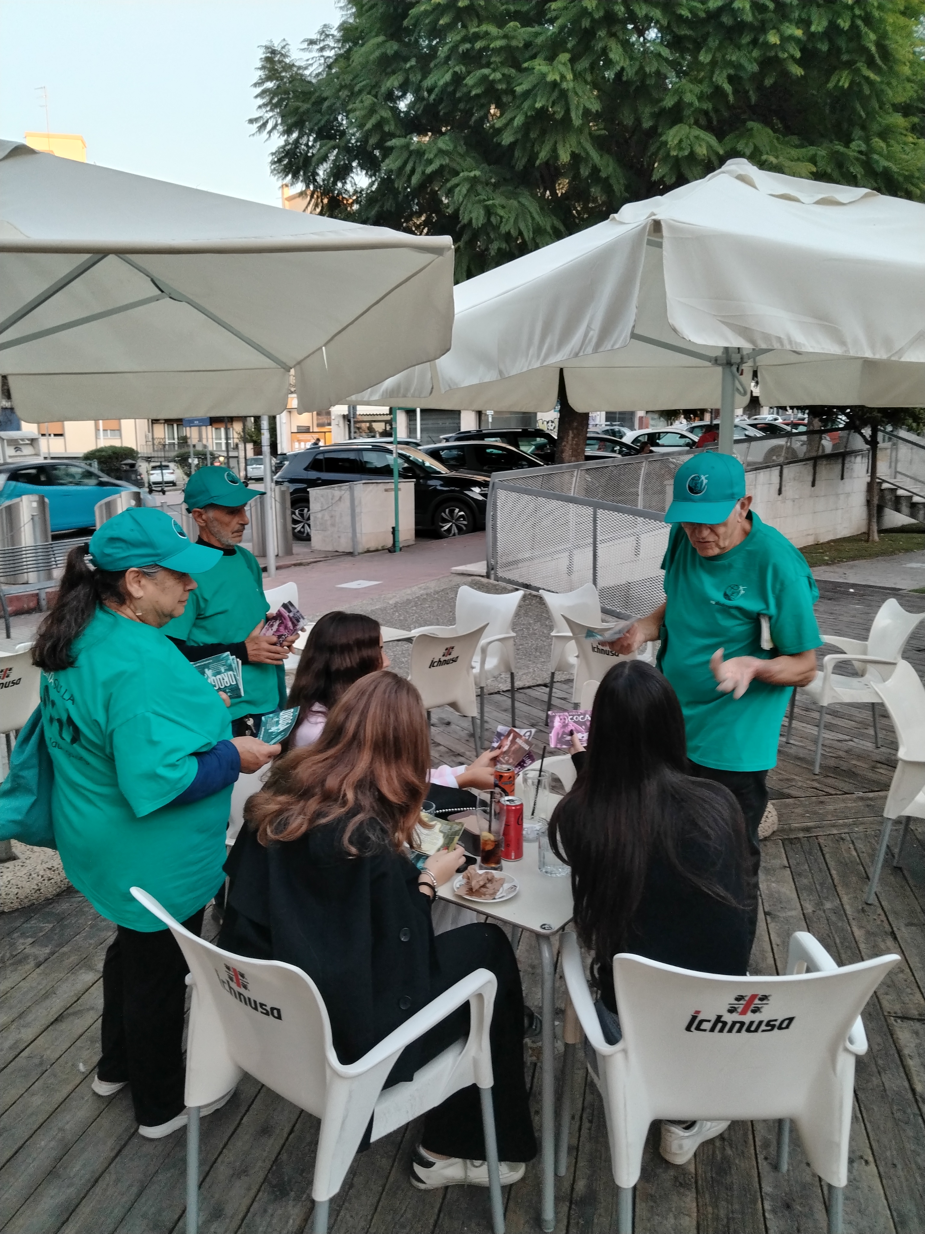 A Cagliari decine di negozi ed esercizi pubblici di Via della Pineta uniti contro la droga