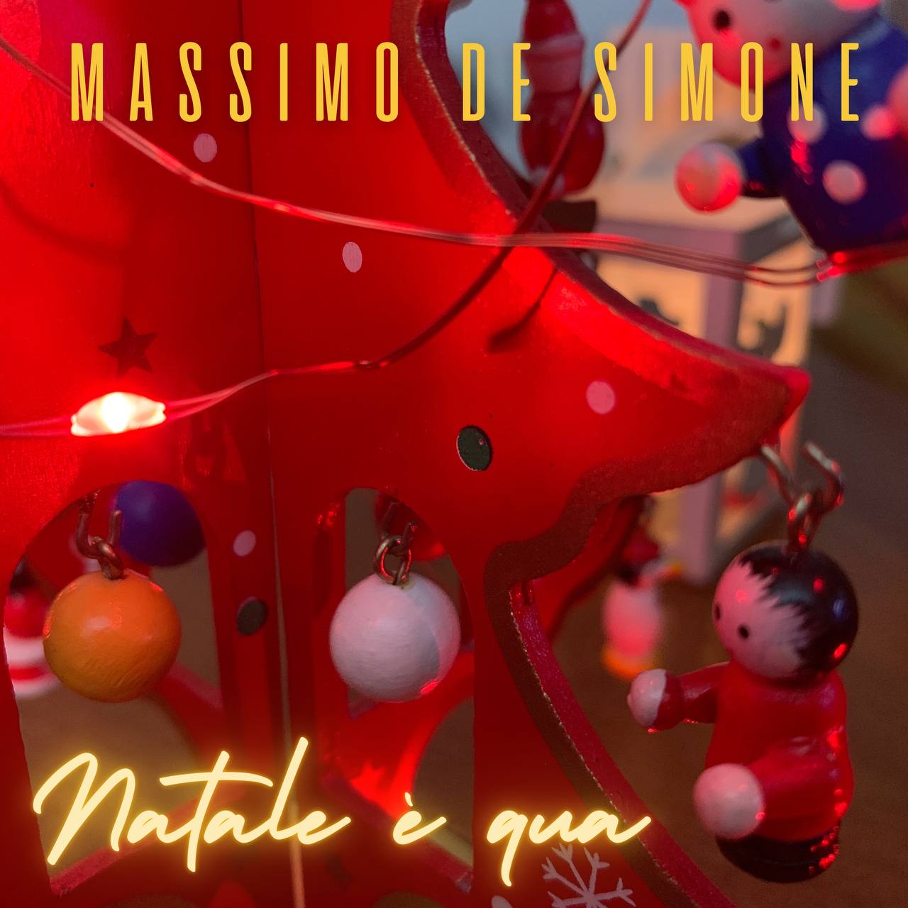 Natale è qua: la magia e l’amore nella nuova canzone di Massimo De Simone