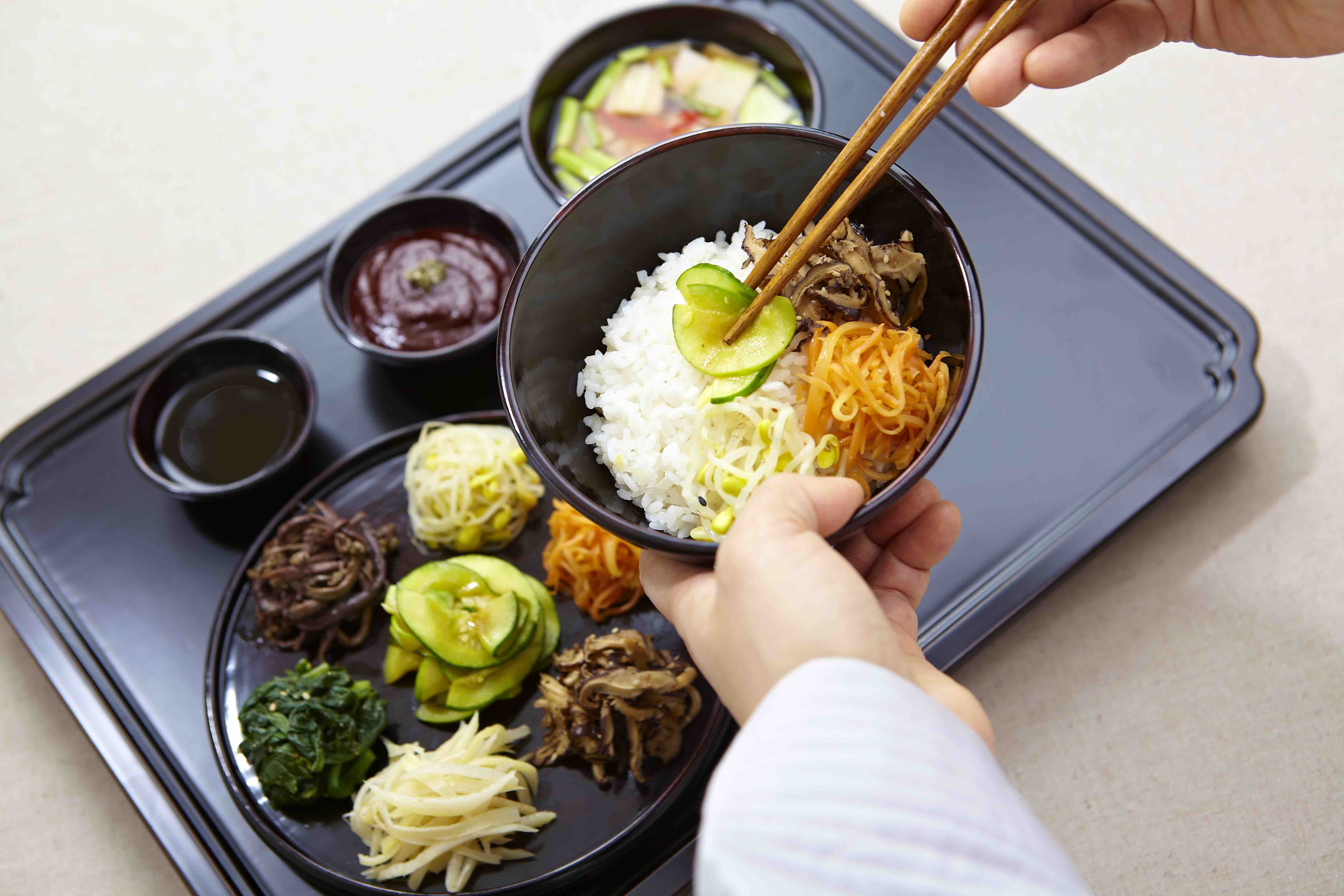 LA MONACA COREANA JEONG KWAN E LO CHEF FABRIZIO FERRARI, INSIEME A ROMA, PER FAR CONOSCERE LA CUCINA COREANA E L’ARTE DELLA FERMENTAZIONE ATTRAVERSO MASTERCLASS DI ALTA FORMAZIONE E TALK APERTI AL PUBBLICO