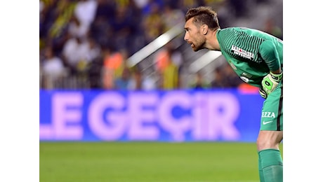 In Champions con 5 maglie, De Sanctis primo italiano a riuscirci