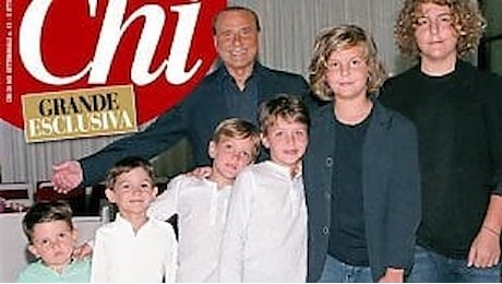 Berlusconi festeggia 80 anni, in copertina con i nipoti: Mi sento un patriarca