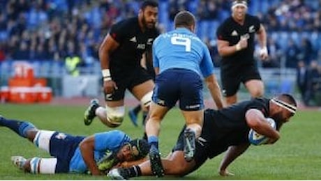 Rugby, passeggiata All Blacks: Italia travolta 68-10