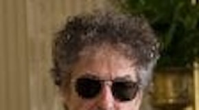 Il Nobel a Bob Dylan consegnato 'per caso': Glielo daremo l'anno prossimo, viene per un concerto