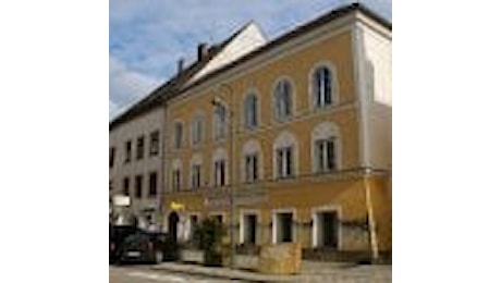 Austria, Parlamento approva esproprio casa natale di Hilter: sarà abbattuta
