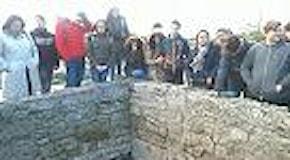 Paestum, studenti sullo scavo in corso nella casa greca