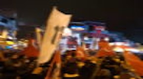 Istanbul, tifosi in marcia contro il terrorismo