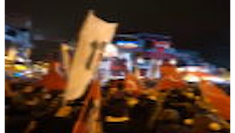 Istanbul, tifosi in marcia contro il terrorismo