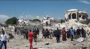Mogadiscio, attacco kamikaze vicino all'aeroporto