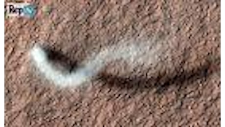 Diavoli di polvere su Marte, mini-tornado fotografati da Curiosity