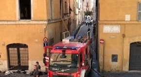 Roma, incendio in vicolo degli Amatriciani in appartamento, donna ustionata