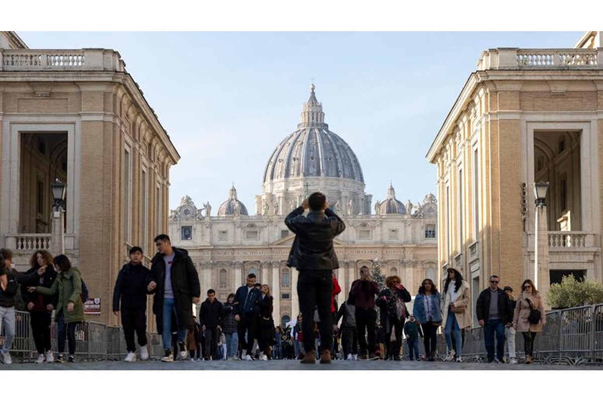 Quanto costa andare a Roma per i funerali del Papa: esplodono i prezzi di hotel, case e B&b