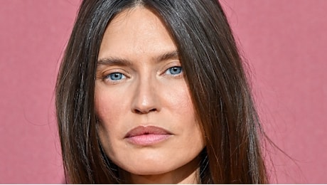 Bianca Balti, in viaggio a Las Vegas con le figlie prima di iniziare la chemioterapia