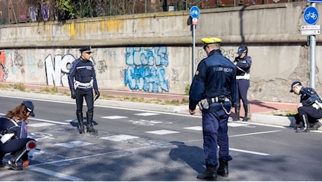 Incidente in piazza Durante: suv Audi travolge bimba di 3 anni e fugge. Preso il pirata