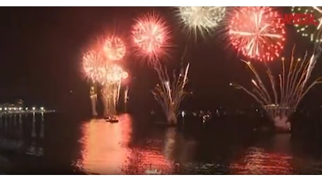 Capodanno 2025, i festeggiamenti nel mondo, da Sydney a Las Vegas, con conto alla rovescia e fuochi d'artificio - VIDEO