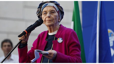 Emma Bonino ricoverata in ospedale: «Problemi respiratori». Il malore di ieri pomeriggio e le terapie: come sta