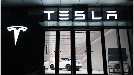 Salone di Parigi, il grande ritorno per Tesla dopo 6 anni di assenza