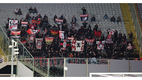 Ultras del Milan, altra macchia: arsenale di armi rinvenuto sul pullman