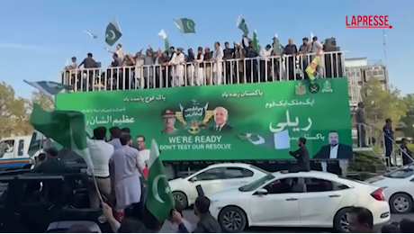VIDEO Pakistan, festeggiamenti a Islamabad per il cessate il fuoco con l'India