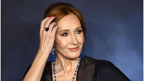 JK Rowling esulta con For Women Scotland dopo la sentenza contro le donne transgender