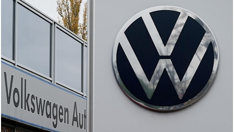 Violato software delle auto elettriche Volkswagen, sottratti dati di 800mila veicoli