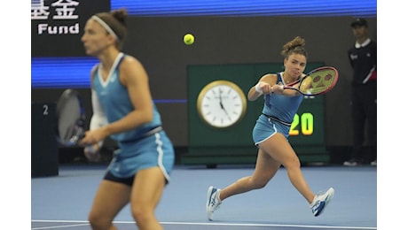 LIVE Errani/Paolini-Dabrowski/Routliffe 6-1 6-7 9-11, WTA Finals 2024 in DIRETTA: match-point mancato, gli incastri per la qualificazione