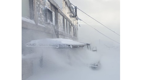 Maltempo, risveglio invernale in Trentino: bufera sulla Marmolada | VIDEO