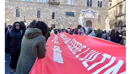 La giornata contro la violenza alle donne: Firenze, l’evento in piazza della Signoria, partecipa anche tu