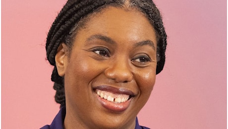 Kemi Badenoch, chi è la prima leader di colore dei conservatori britannici