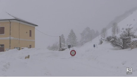 Cronaca meteo diretta - Abruzzo, strade chiuse per la neve: deterioramento condizioni meteo - Video