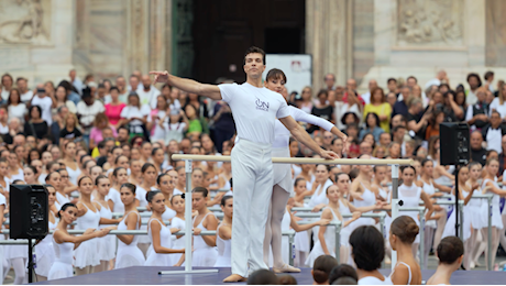 Roberto Bolle torna per il suo Ballo in Bianco al duomo di Milano