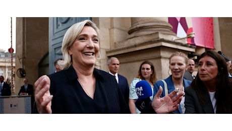 Francia, Le Pen: Siamo in un pantano, nessuno può governare. E i cittadini sono all'oscuro di tutto