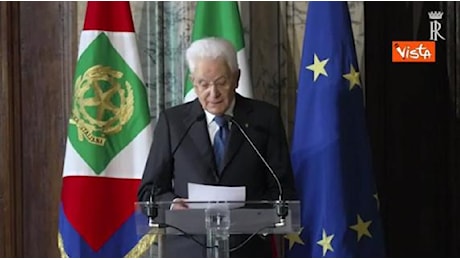 Mattarella: «I dati dell'occupazione segnano una crescita, ma i bassi salari lacerano la coesione sociale»