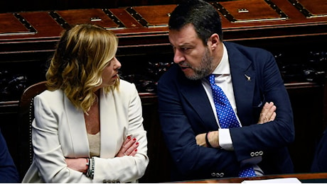Meloni avverte Salvini: “Sull’Ucraina vale il programma. Inviare armi difensive non alimenta la guerra”