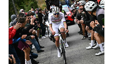 E sono quattro! Tadej Pogacar firma il poker al Giro di Lombardia