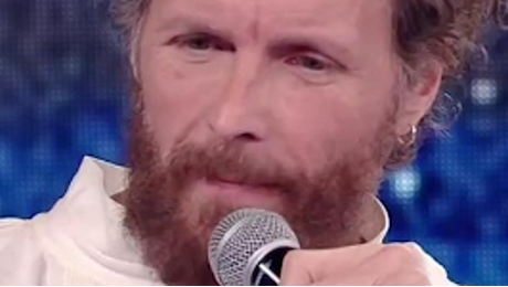 Jovanotti si racconta dopo l'incidente: La musica non si ascolta, si balla. Così ho reimparato a camminare