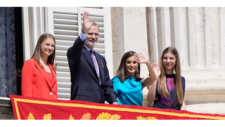 Il video della dedica delle principesse di Spagna a papà re Felipe e mamma Letizia