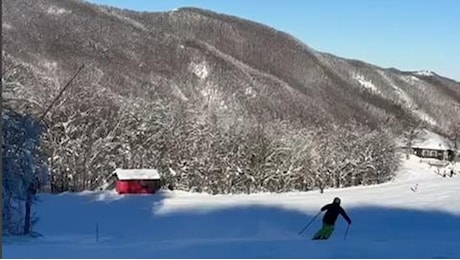 Neve in Appennino, impianti aperti: ottomila sciatori tra Cimone e Corno