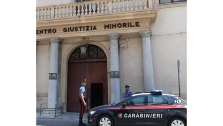 Estorsione al padre che s'uccide, 16enne arrestata a Palermo con il fidanzato