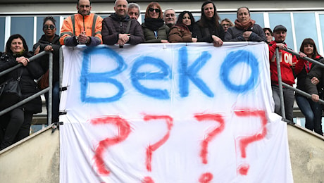 La lezione dei duemila licenziamenti alla Beko: la politica industriale non si fa con bonus e golden power