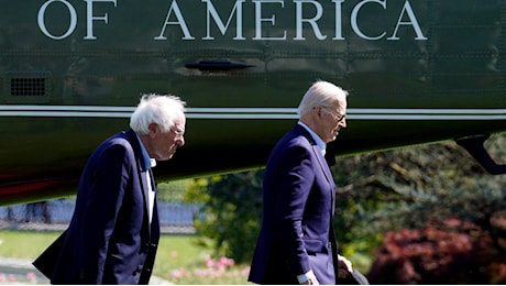 Bernie Sanders si schiera con Biden, 'resti candidato'