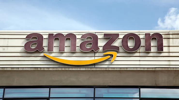 Apple supera le attese grazie a iPhone e Cina. Amazon bene sui conti, ma la guidance delude e il titolo crolla - firstonline.info Apple supera le attese grazie a iPhone e Cina. Amazon bene sui conti, ma la guidance delude e il titolo crolla - firstonline.info
