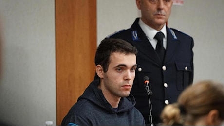 Mirano, stalker minaccia di morte e aggredisce l'ex con le forbici: “Turetta è un esempio”