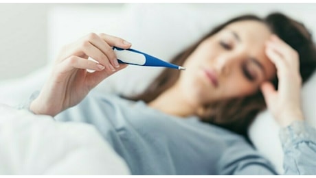 Influenza, passeremo le feste a letto? «Contagi raddoppiati entro Natale, il picco dopo Capodanno». Cosa dicono gli esperti