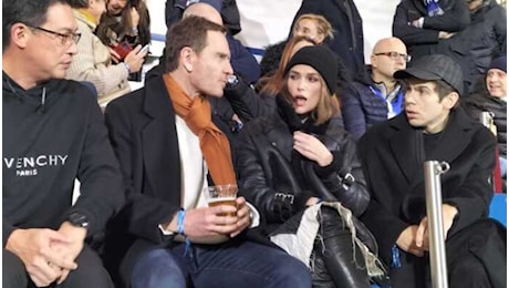 Keira Knightley allo stadio del Como, lo strano tifo delle star di Hollywood