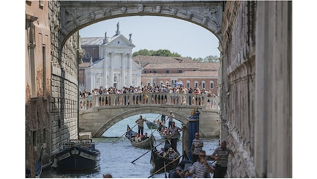 Vi lamentate dei turisti stranieri? Ok, ma ci stanno salvando la crescita del pil quest'anno (di A. Marrocco)