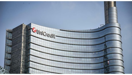 Unicredit alza i profitti per il 2024, «Commerz, la strada diventa lunga»