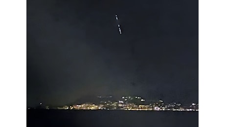 Meteorite o ufo? No, è il trenino di satelliti di Space X