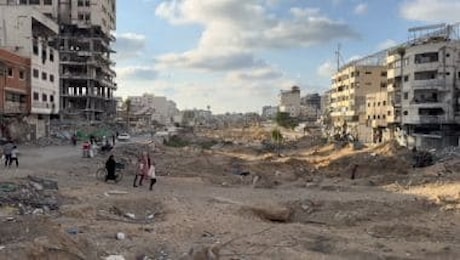 Gaza City un anno dopo, strade distrutte e città irriconoscibile