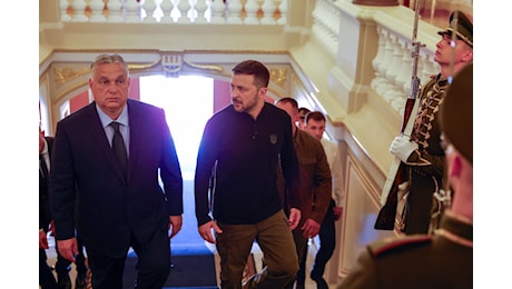Orbán (di turno alla presidenza Ue) fa il beau geste e vola da Zelensky